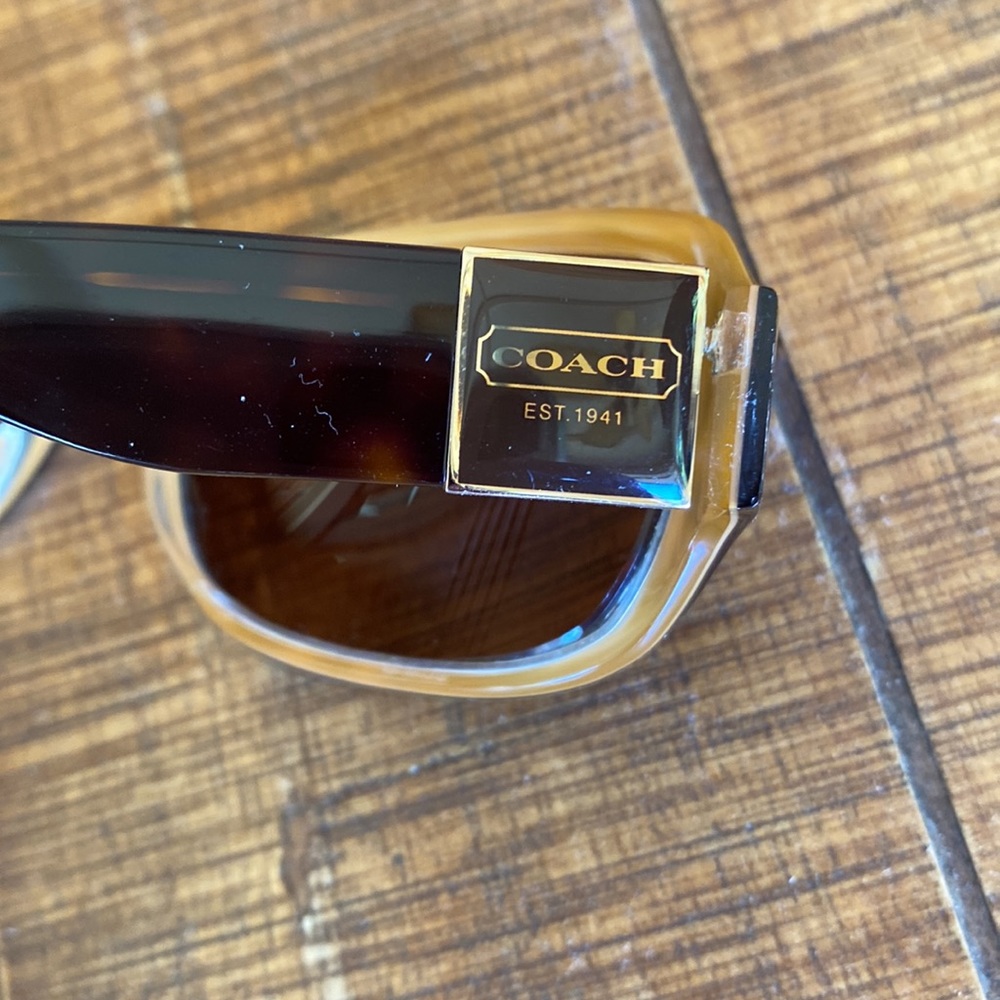 COACH Delphine S443 Rx Sunglasses & COACH Eye case, both Excellent Condition - Picture 10 of 13